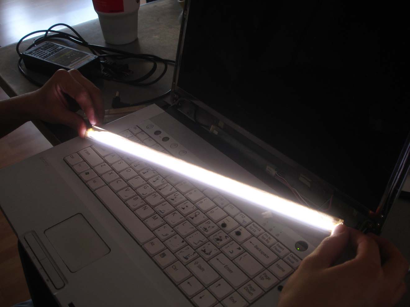 Замена и ремонт подсветки экрана ноутбука в Твери